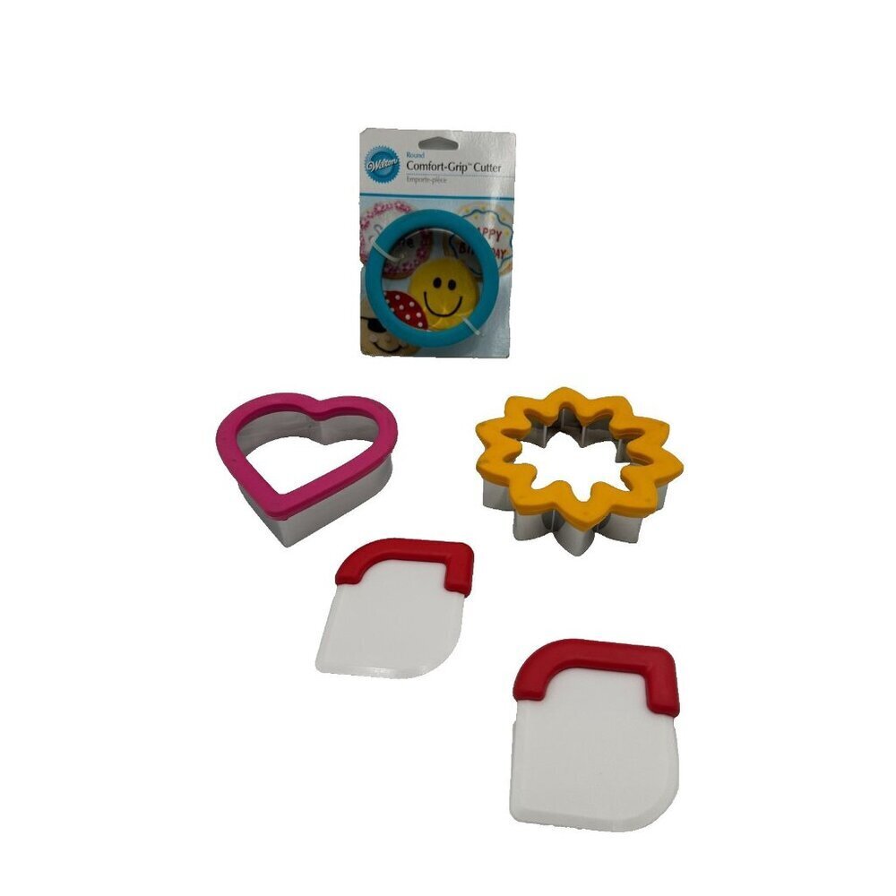 Cookie Cutter & Scraper Lot Wilton Comfort Grip Round (New) and more Pre-Owned